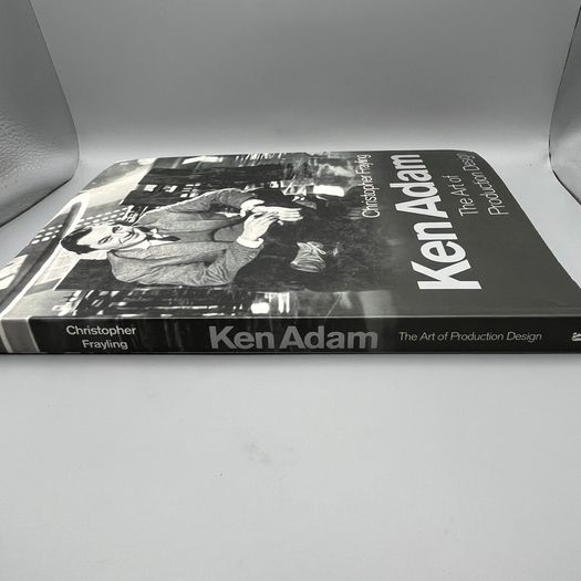 Ken Adam. The Art Of Production Design. Chistopher Frayling. OOP