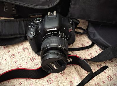 Canon Eso D600 Dslr Camera with 3 lenses and lots of extras