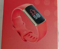 Fitbit Charge 6 Coral & Gold