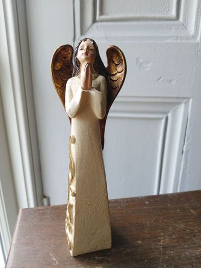 angel figurines