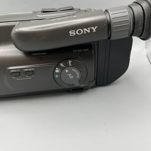 Sony Handycam Video 8 CCD-FX200E PAL Video Camera
