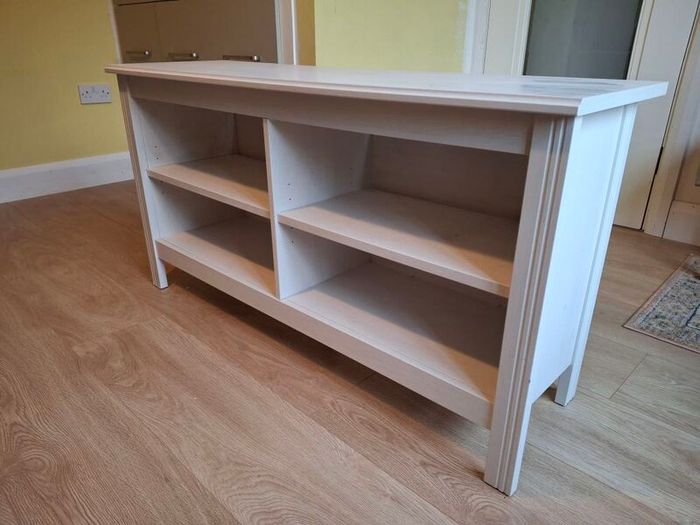 Brusali Tv Stand White