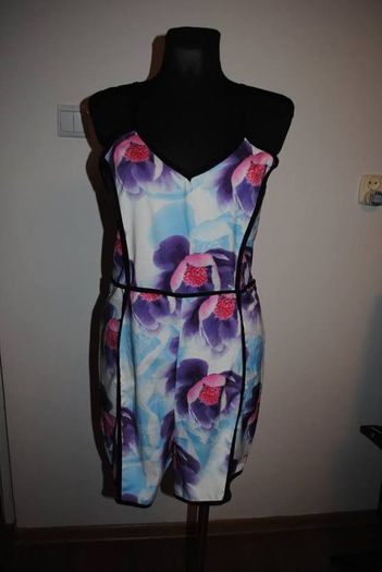 Floral Playsuit size UK10/12 EUR38/40 Postage included