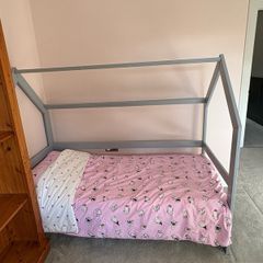 Kids bed + mattress + bedding ! FREE DELIVERY !