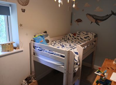 Mid sleeper bed