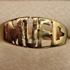 9 ct yellow gold gent's rings