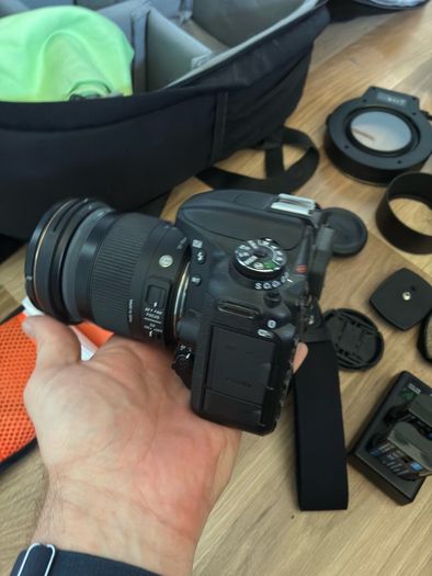 Nikon D7500 DSLR Photography Kit 3 Lenses Flashes Batteries, Filters, Bag and Studio Lights