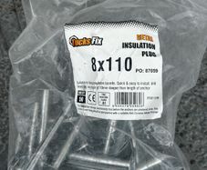 Metal insulation plugs