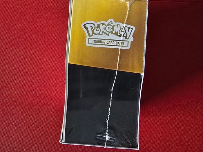 Pokemon 30th Celebration - ETB Elite Trainer Box
