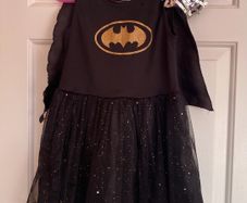 Brand New Halloween costume/ Batwoman costume + Mask (4-6Y)