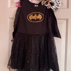 Brand New Halloween costume/ Batwoman costume + Mask (4-6Y)