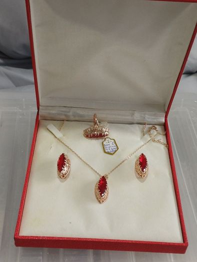 A Three-Piece Vintage Style 14K Gold Rolled Zircon Jewelry Set