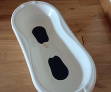 Large Rotho plastic bath tube for babies