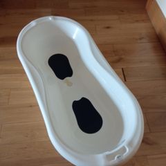 Large Rotho plastic bath tube for babies