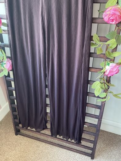 trousers Bnwt Zara size large pleated wide leg trousers plum shade