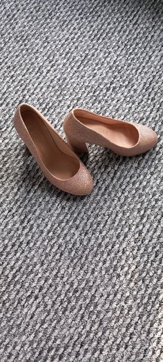 Shoes, rose gold. Pink, Size 3 new