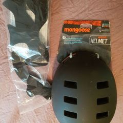 Mongoose kids helmet