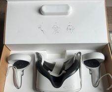 Meta Quest 2 128GB VR Headset