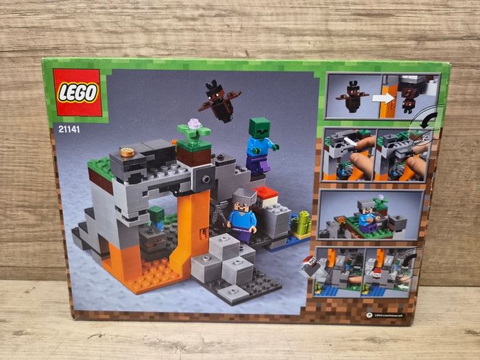Lego 21141 Minecraft The Zombie Cave
