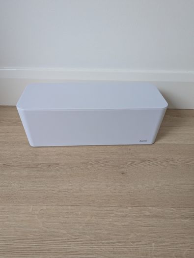 Cable mangement box