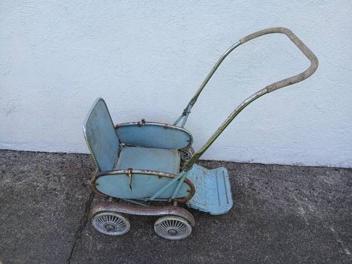 Antique Pedigree Pram / PushChair