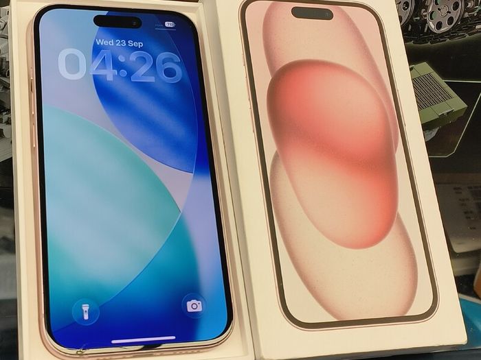 Apple iPhone 15 128GB Unlocked Pink with Box (LCD Has a Small Crack) , Its Original Battery Health: 86%