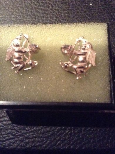 2pairs of real silver ear rings