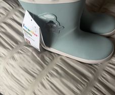 wellies