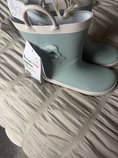 wellies