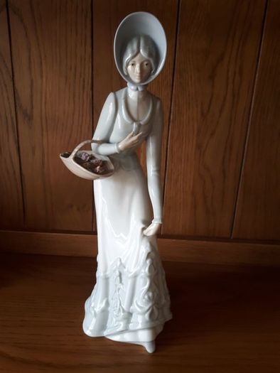 Figurine by Porcelanas Miguel Requena of Gentleman with Candlestick Jardiniere