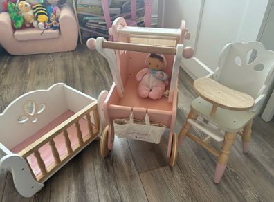 Le Toy Van Wooden doll set