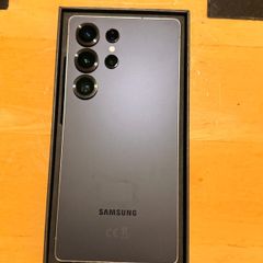 Samsung Galaxy S25 Ultra 512GB and Galaxy Watch SM R930