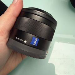 NEW Sony Carl Zeiss Sonnar FE 2,8/35 Lense
