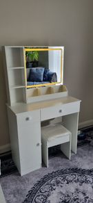 dressing table with light and stool