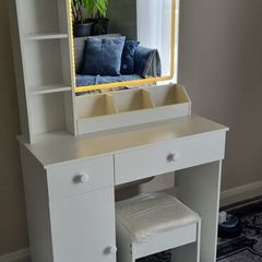 dressing table with light and stool