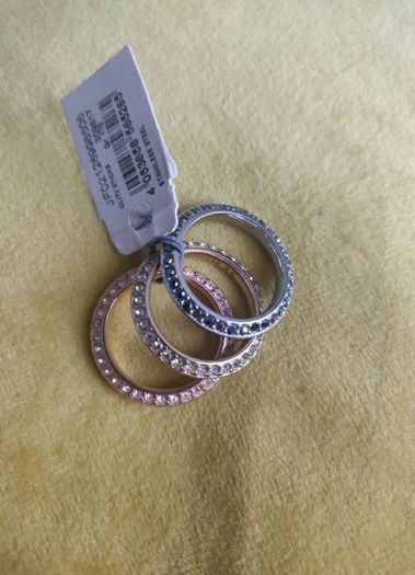 Fossil woman's rings . New with tag. Size 170.