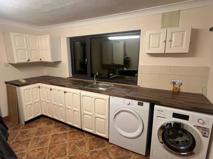 Kitchen cabinets
