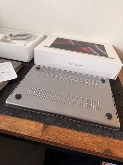 MacBook Pro 14 M2 2023 Mint Condition Model A2779