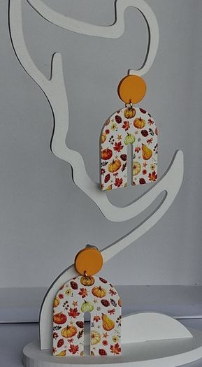 Autumnl Fever Leaf & Pumpkin Motif N Shape Clay Earrings