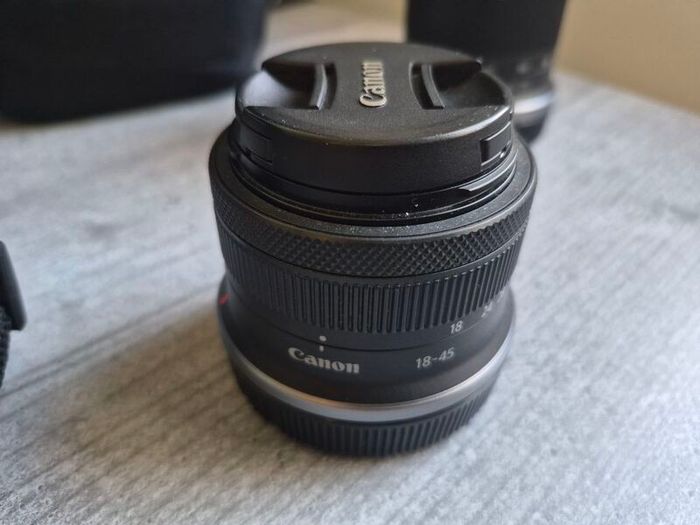 Canon R100