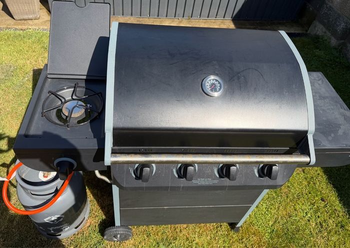 Gas barbecue