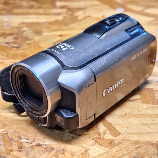 Canon LEGRIA HF R106 Full HD Camcorder - 31733