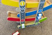 HAPE fast track racing cars