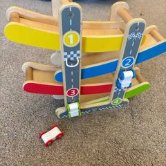 HAPE fast track racing cars