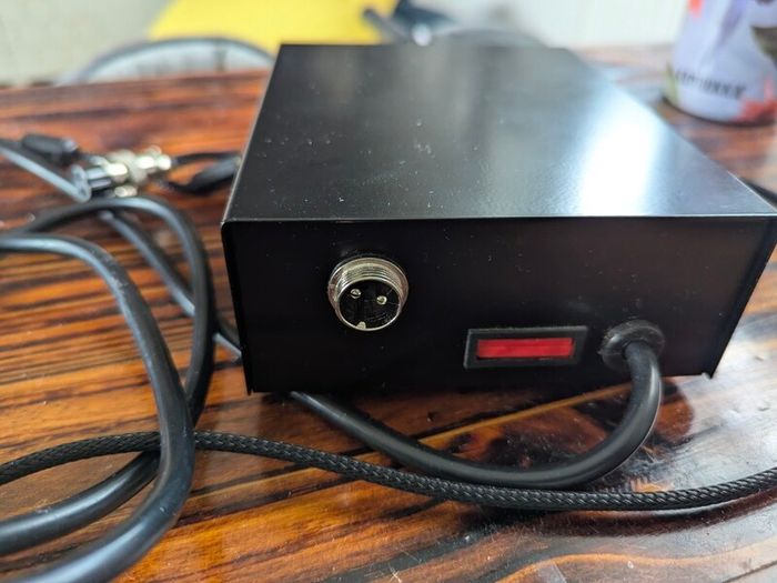 hifi grade Ulta Linear power supply 6V 3A. was used with Arcam rDAC