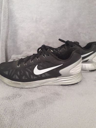 Nike Trainers. Size: 5 UK/38.5 EU  ..  Price Drop