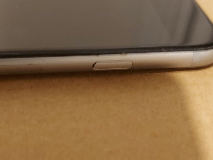 Apple Iphone 6s, 64GB, Battery Life 100%, activation Locked, excellent cosmetic condition
