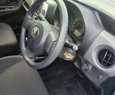 Toyota Vitz 2015