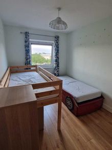 Single beds and mattresses