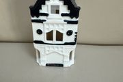 Rituals tealight holder in the shape of very first Rituals store in Amsterdam